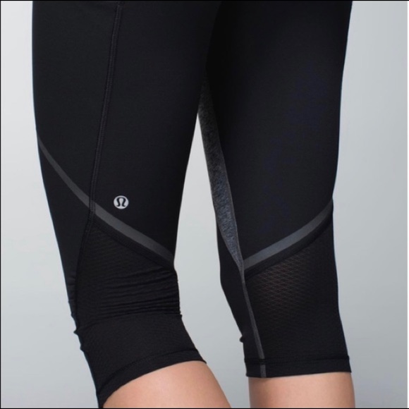 Hop To It Crop Full-On Luxtreme
Black Heathered - Picture 3 of 9